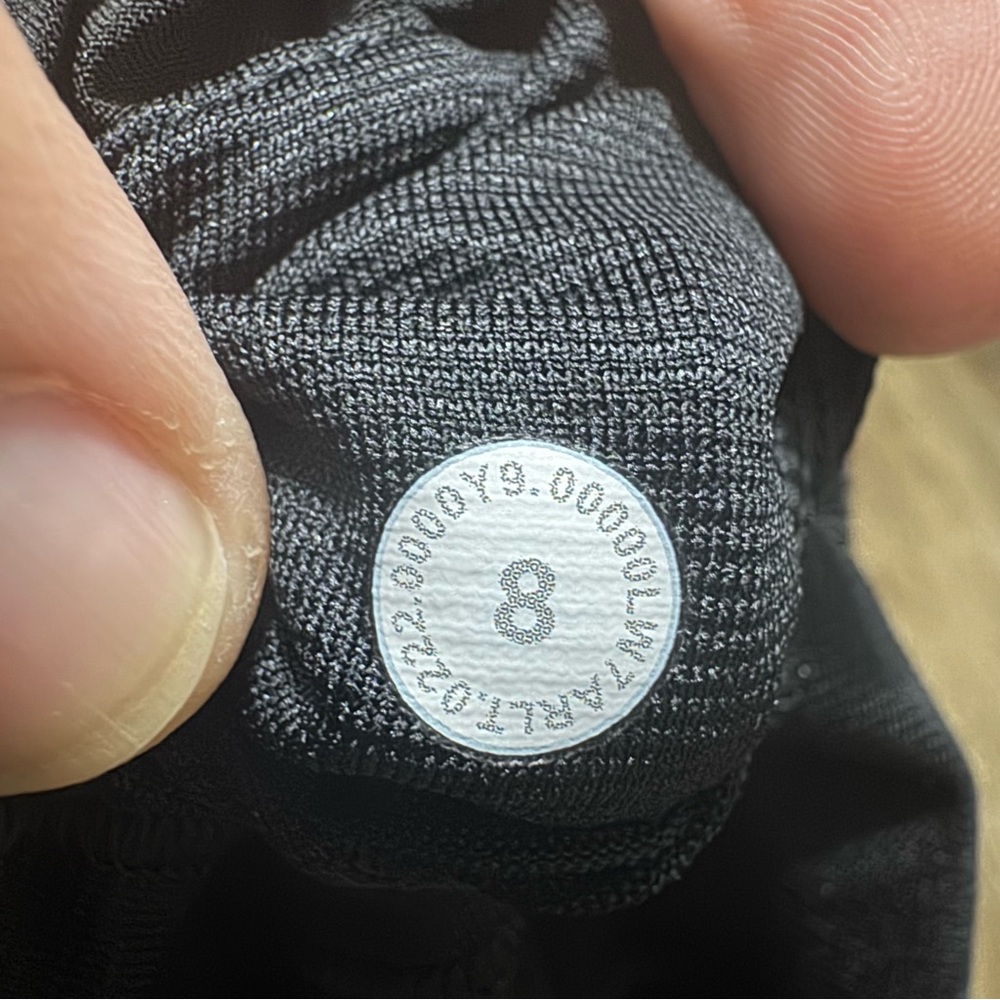 Lululemon Hotty Hot Short II *Long 4" - Picture 7 of 7